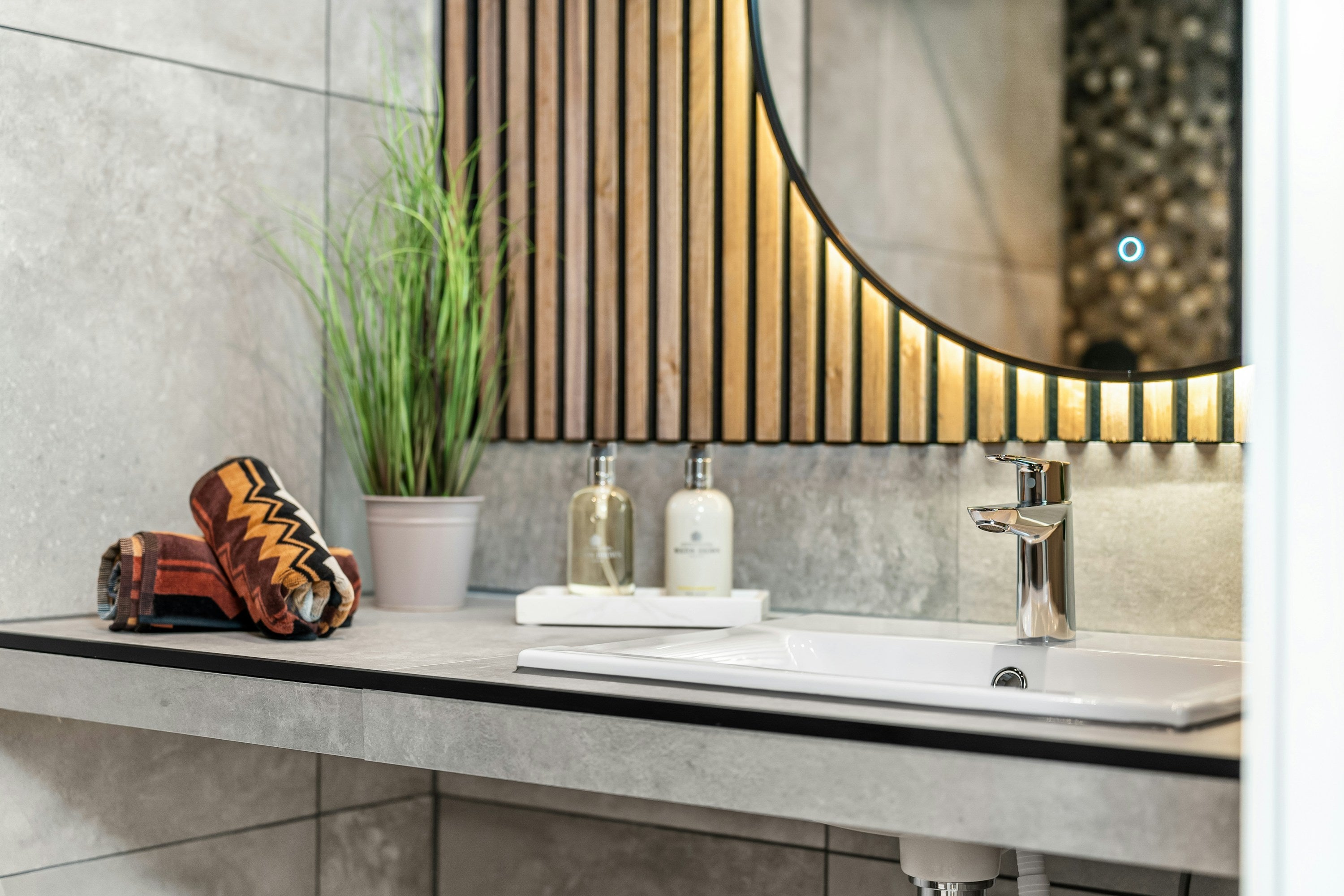 Washroom Accessories - wholesale bathroom essentials